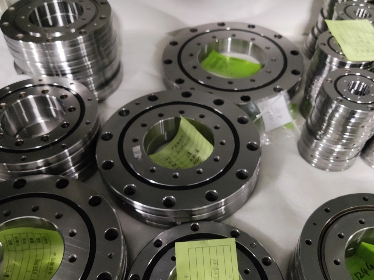 cross roller bearings