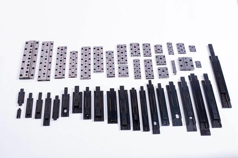 What Is The Function of The Cross-roller Guide Rail Cage?