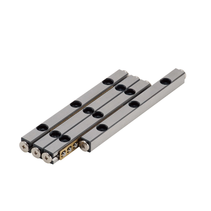 What are the precautions for cross roller guide installation？